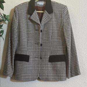 Elegant Women's Plaid Blazer with Black Details